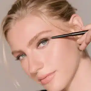 Aplicador de precisión del eyeliner RevitaLash Defining Liner