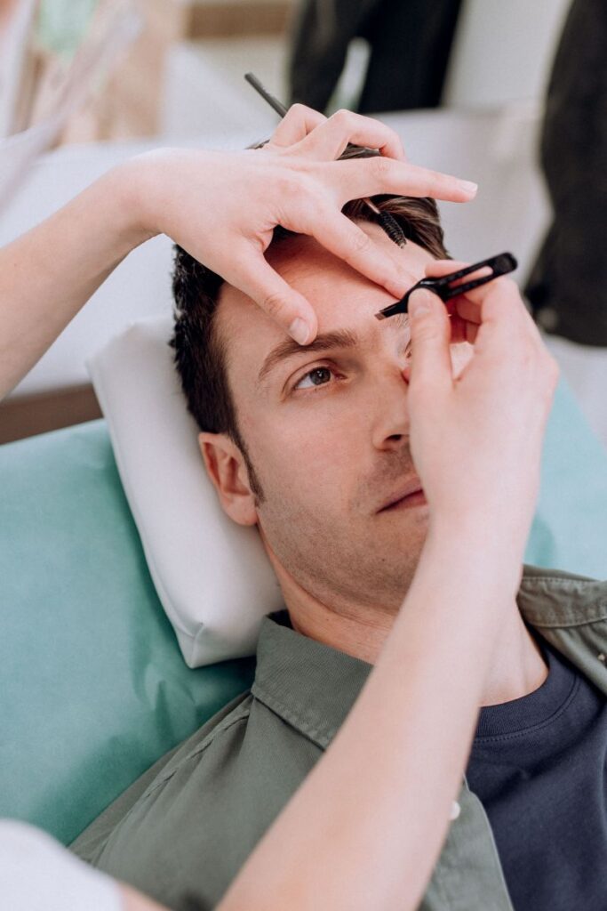 Depilación de cejas para hombre